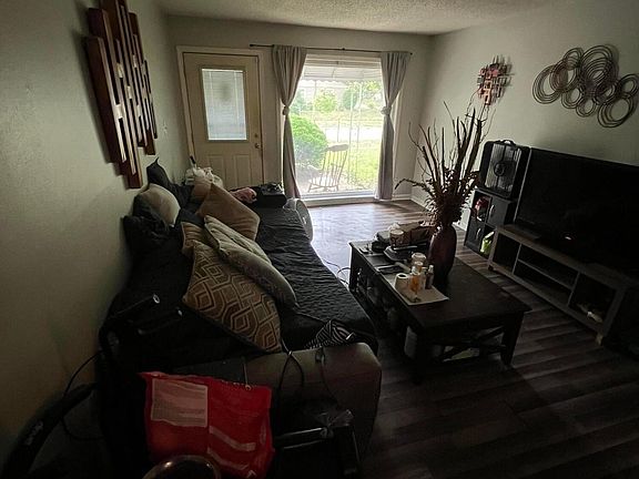 5th image of 4711 Dundee Ave