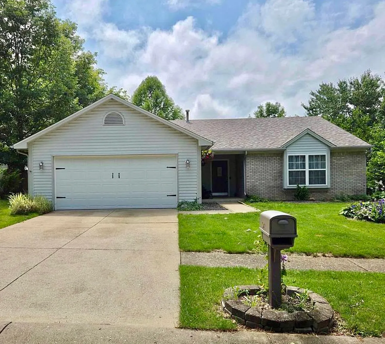 3 bed, 1410 sqft, $2,200 — Photo 1