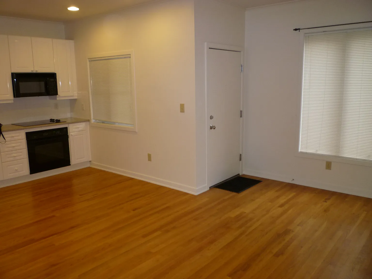 1 bed, 780 sqft, $1,800 — Photo 4