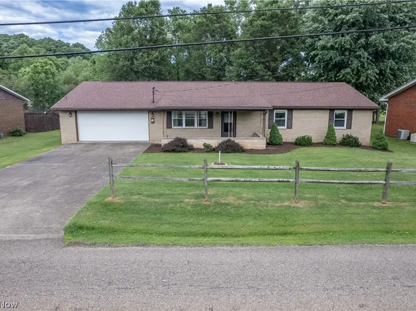 938 Braun Rd, Belpre, OH 45714