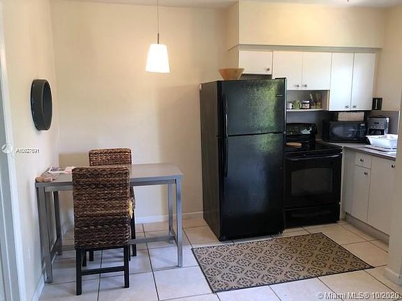 3rd image of 1130 NE 81st St APT 3