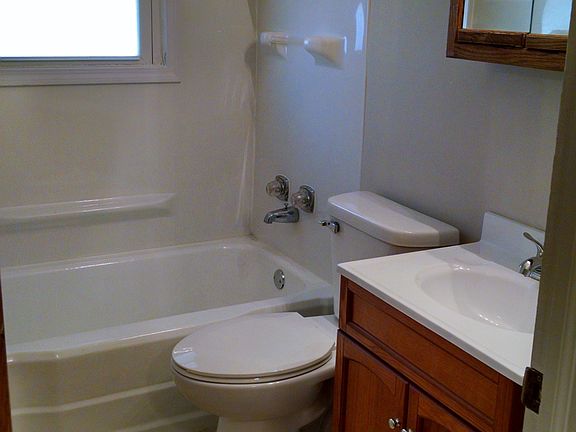 3rd image of 36 E Lincoln Ave