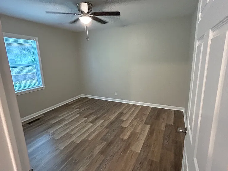 1000 McHann Dr — Photo 17