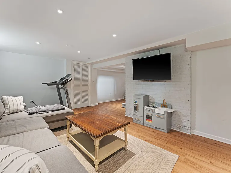 759 Laurel Ave — Photo 25