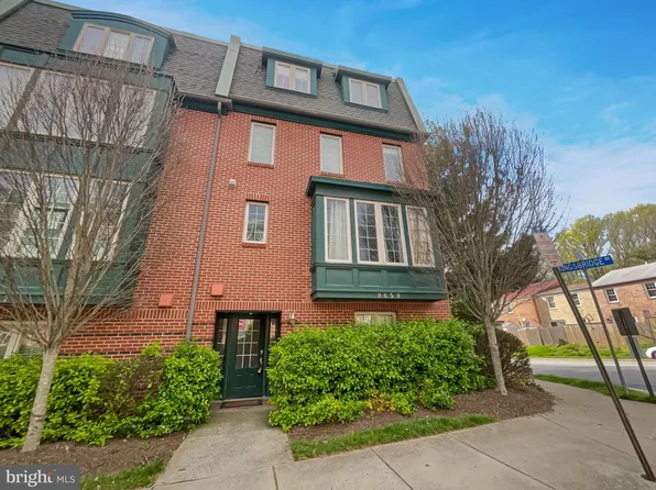 9659 Cedar Farm Cir, Fairfax, VA 22031