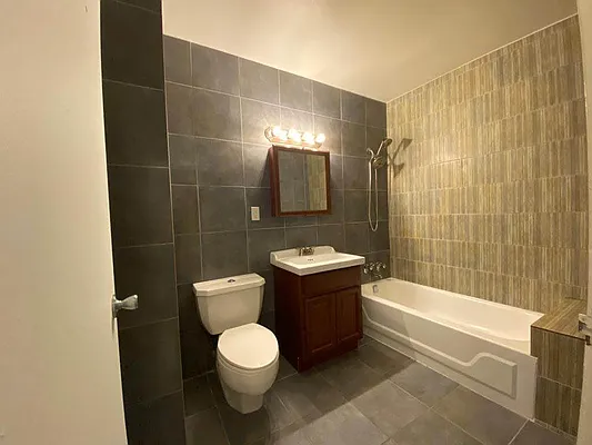 Rented by Lang Realty LLC | media 9