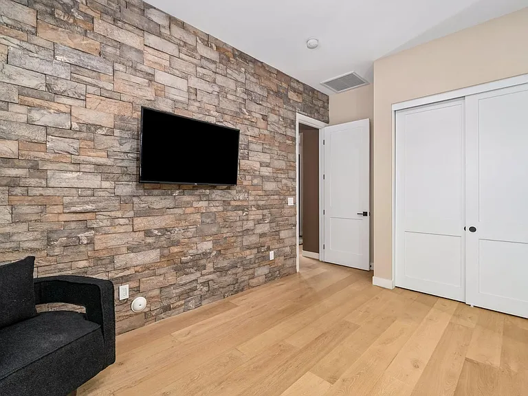 3810 E Clarendon Ave — Photo 31