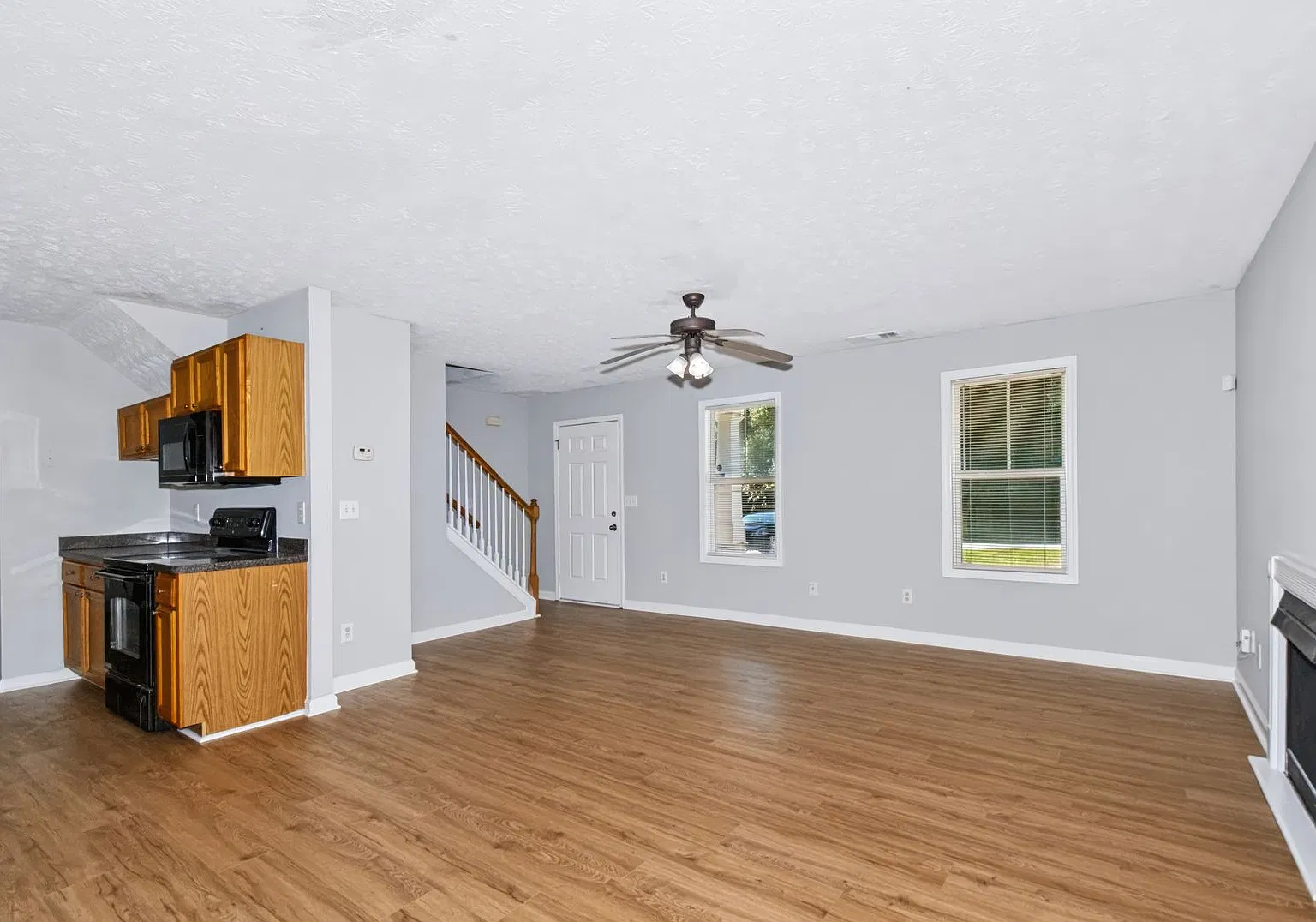 Freshly Rennovated Home in Dallas Georgia — Photo 3