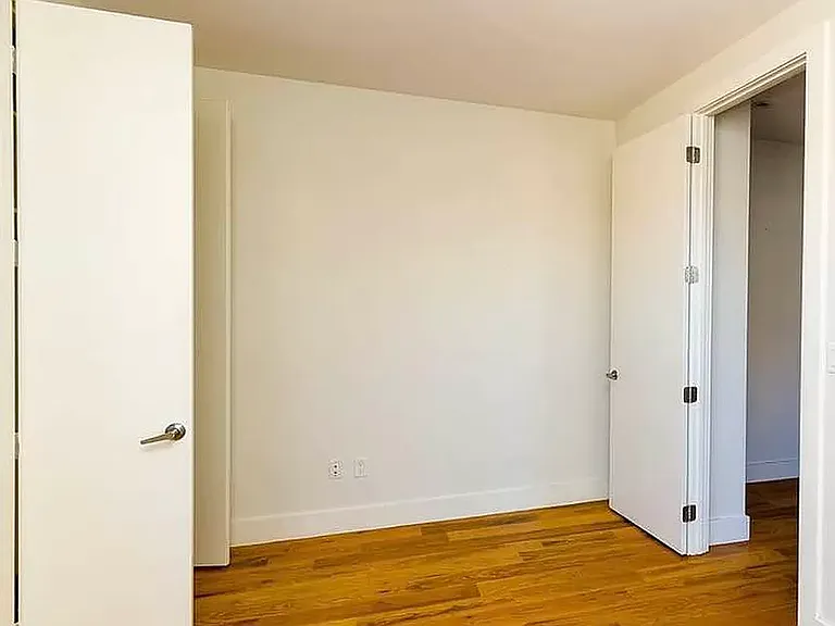 567 E 22nd St #2A — Photo 4