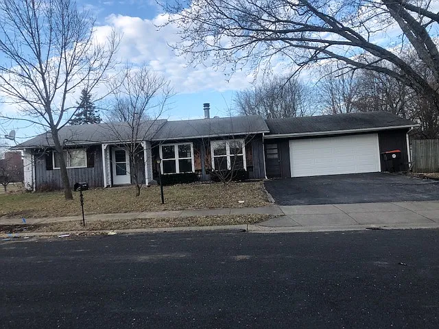 5842 W Andover Dr photo 1