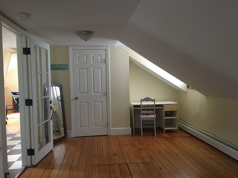 Other side of bedroom