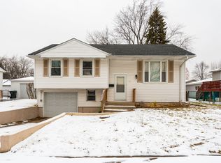 517 E Birch Dr, Glenwood, IL