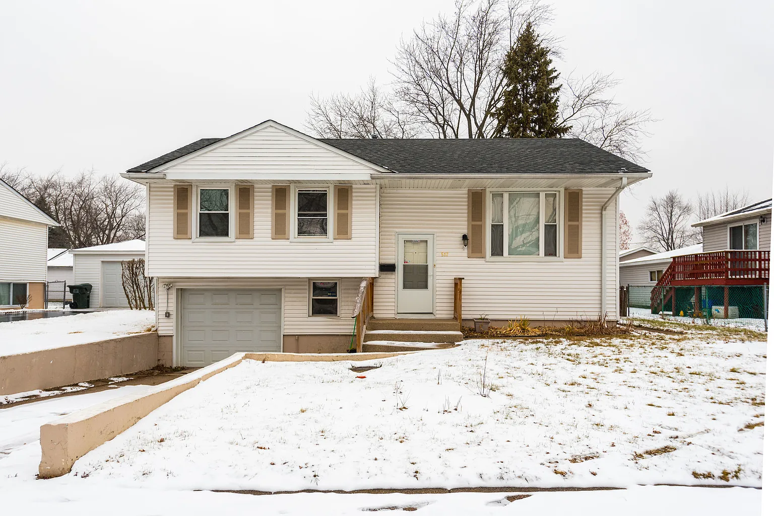 517 E Birch Dr photo 1