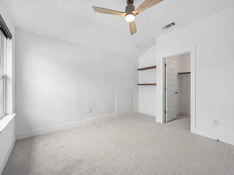 1336 Kneehigh Ln — Photo 8