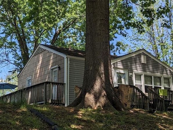 1114 Dakota St, Leavenworth, KS 66048