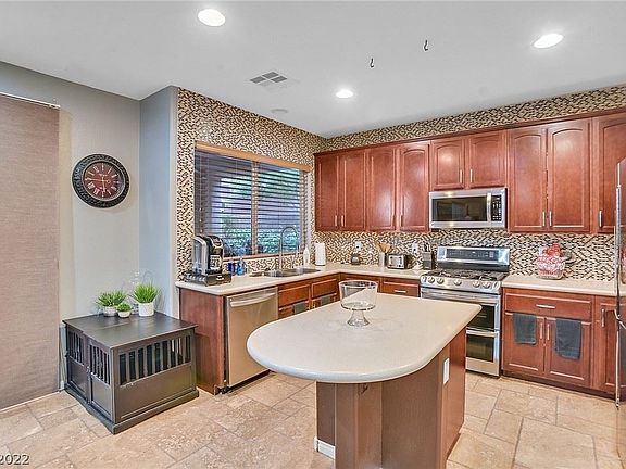 3rd image of 9821 White Lilac St