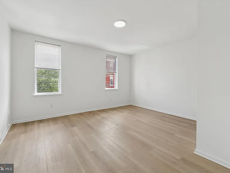 1626 N 17th St #301 — Photo 3