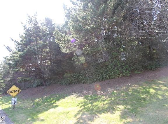 2nd image of 200 NE Windmill