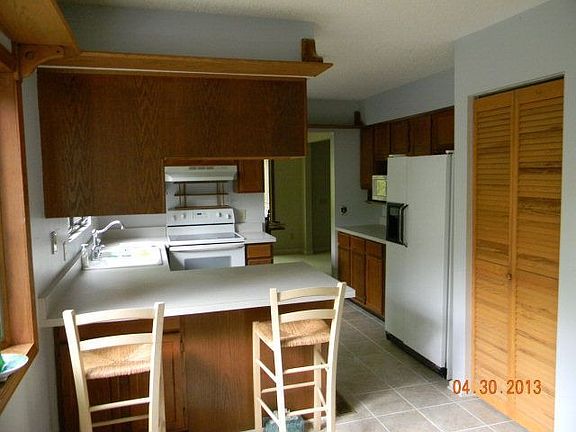 3rd image of 395 Cub Ln