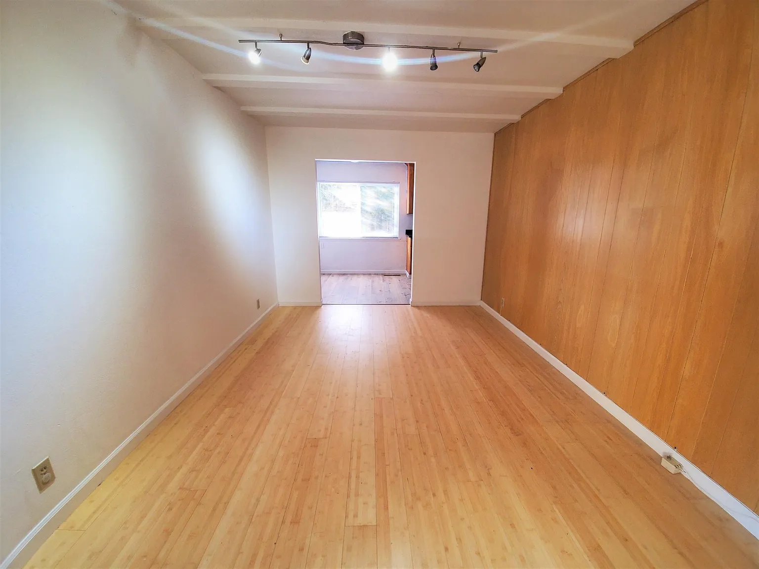 3 bed, 1392 sqft, $5,300 — Photo 2