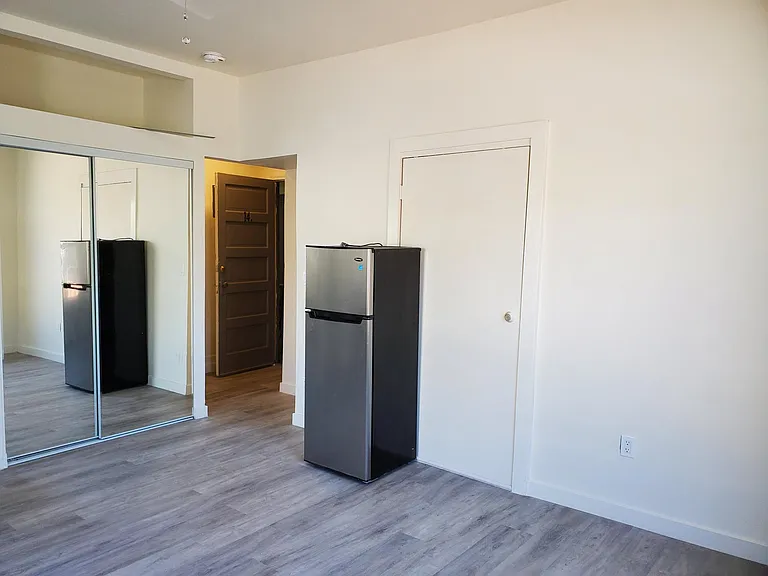 2408 S Grand Ave #14B — Photo 6