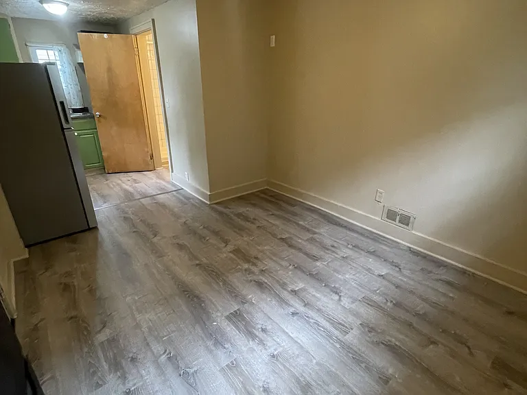 412 W Saginaw St #2 — Photo 1