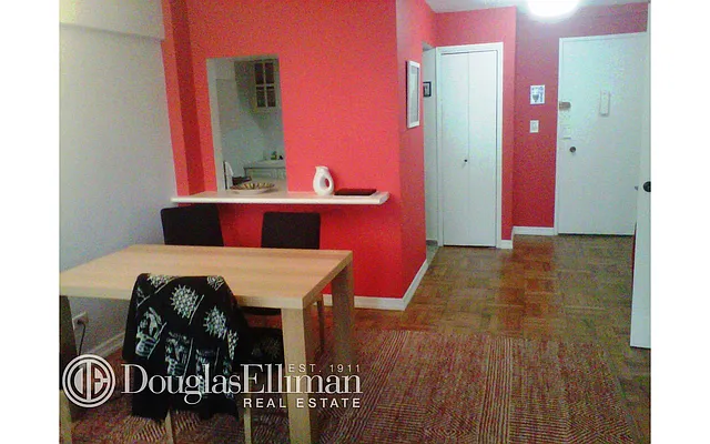 Rented by Douglas Elliman | media 33