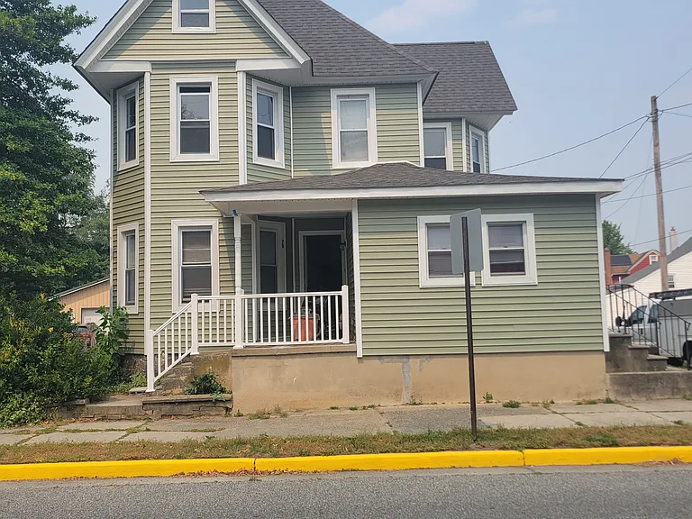 7 N Railroad Ave #2 — Photo 1
