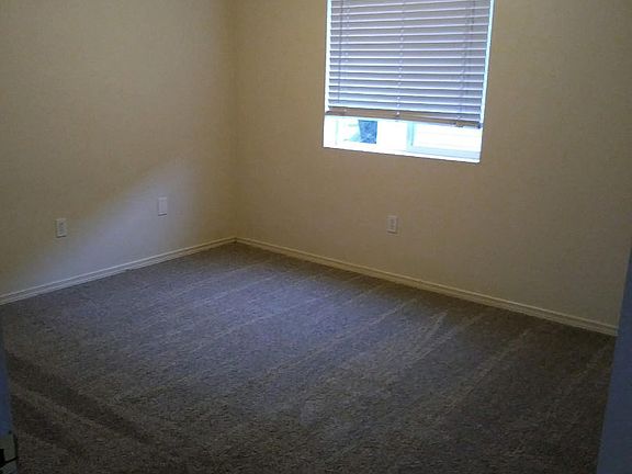 4th image of 822 E Pioneer Ave #109