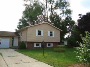 52120 Bittersweet Ln, Elkhart, IN 46514