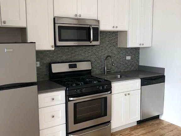 4th image of 2834 W Palmer St #826