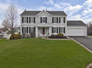 2423 Pond Ave E, Maplewood, MN 55119