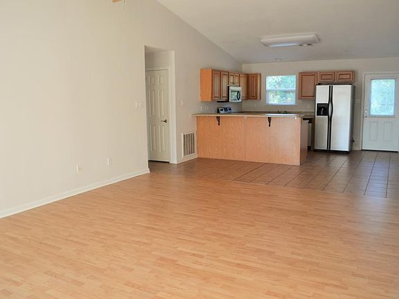 4th image of 127 New Leaf Ln