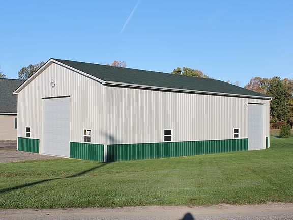 Pole barn