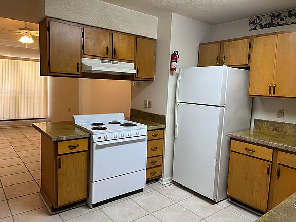 4th image of 126 Alder Ave