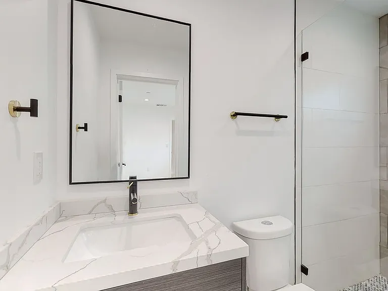 6811 Gloria Ave — Photo 24