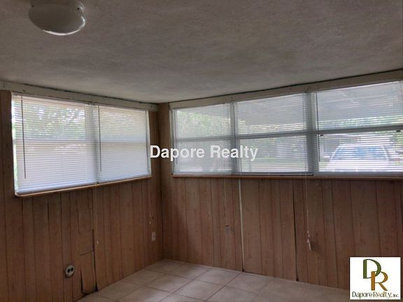 5th image of 129 Country Club Cir
