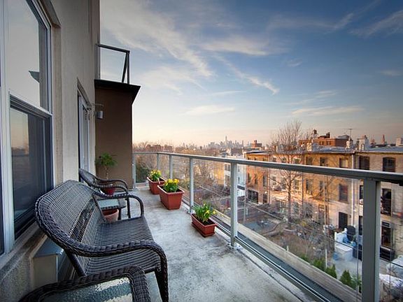 5th image of 317 16th St APT 4D