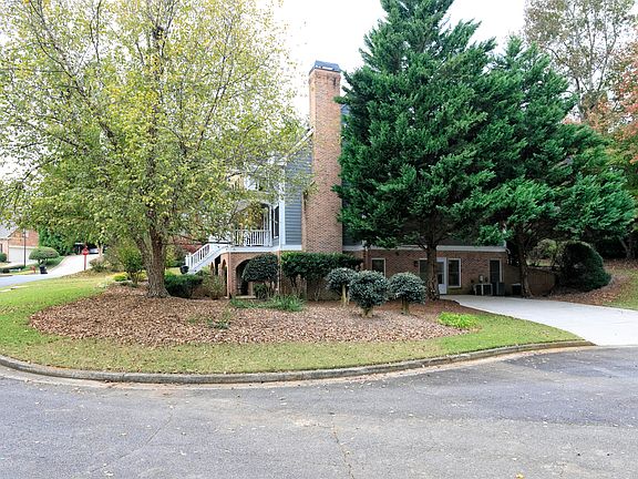 2nd Driveway in Cul-de-Sac.