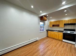 522 Mercer St #3E, Jersey City, NJ 07306