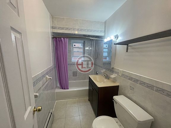 4th image of 2732 Paulding Ave #1