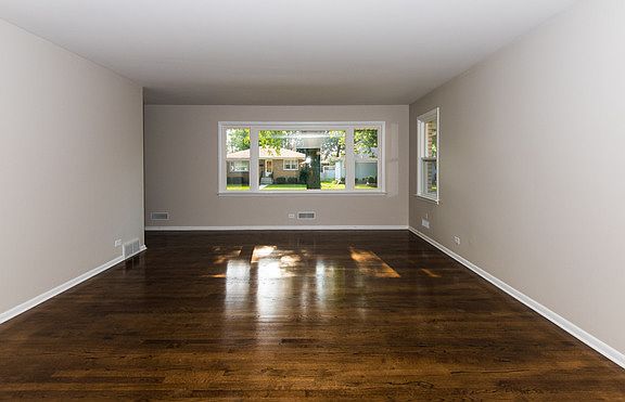 3rd image of 16323 School St
