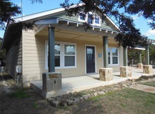 1041 Paradise Dr, Canyon Lake, TX 78133