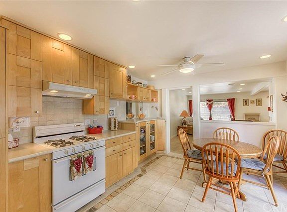 2nd image of 5540 E Vista Del Dia