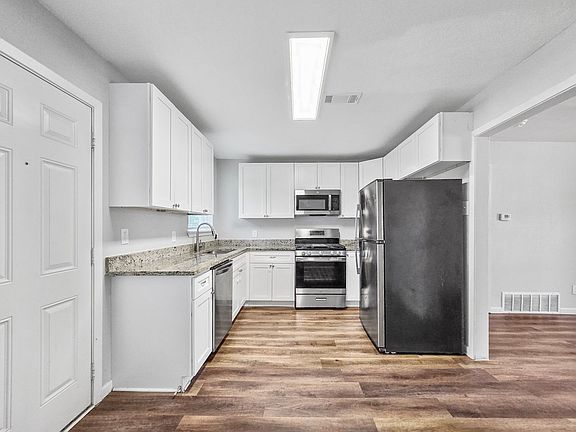3rd image of 2035 San Francisco Dr