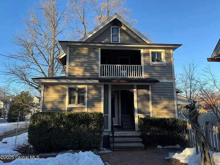 475 Glen St — Photo 20