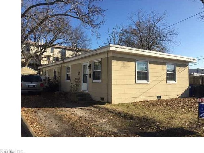 1st image of 220 W Balview Ave