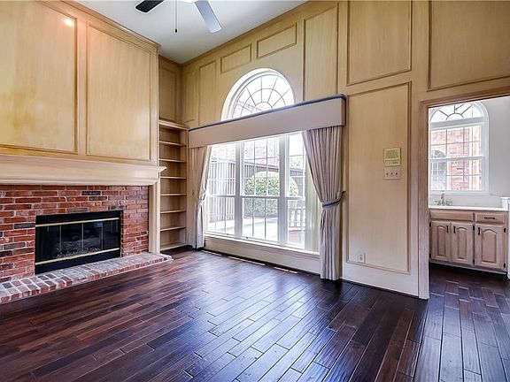2nd image of 5808 Covehaven Dr