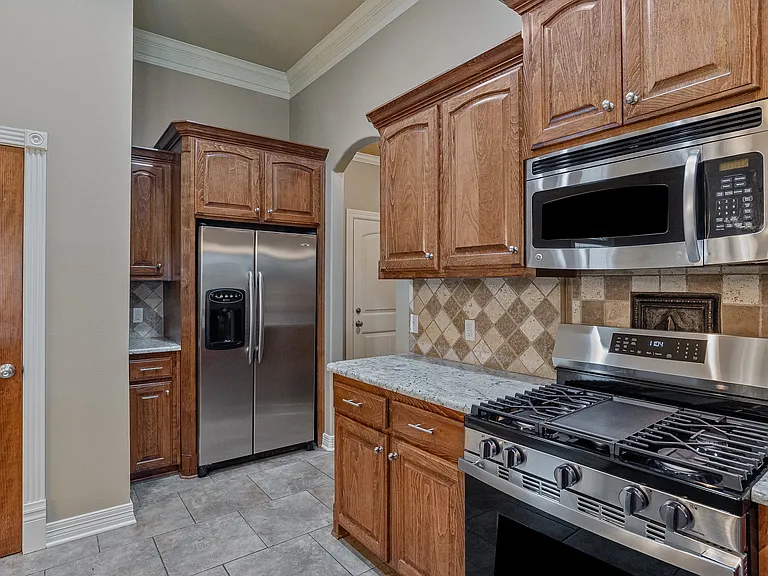 713 Saint Martin Ln — Photo 33