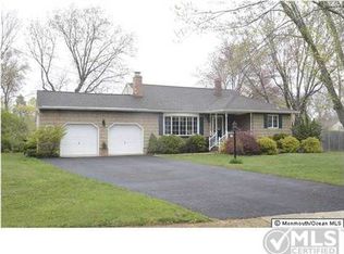 17 Roberta Dr, Middletown, NJ 07748